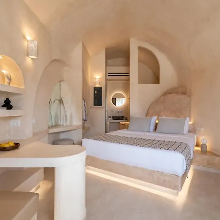 Heyday Luxury Hotel Perissa (Santorini)