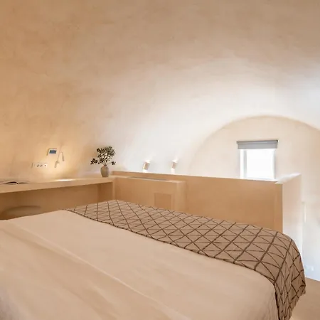Heyday Luxury * Perissa (Santorini)