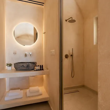 Heyday Luxury Perissa (Santorini)