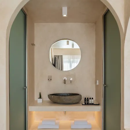Heyday Luxury * Perissa (Santorini)