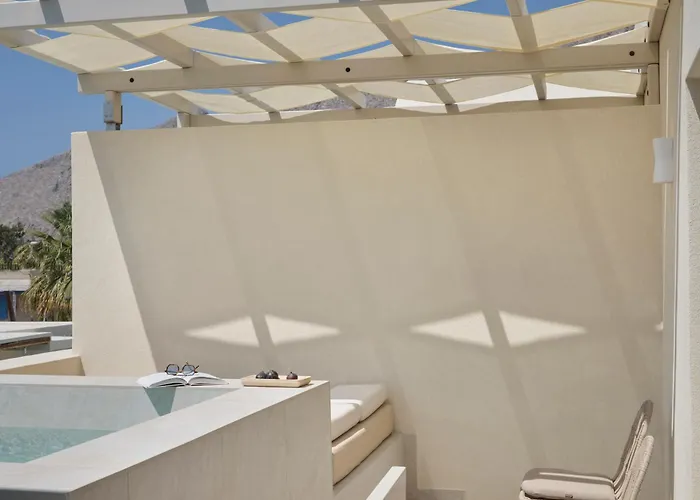 Heyday Luxury * Perissa (Santorini)