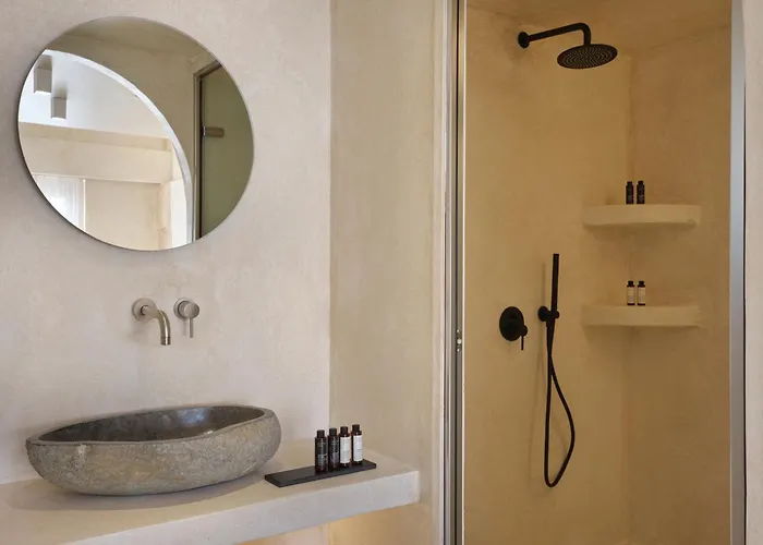 Heyday Luxury * Perissa (Santorini)