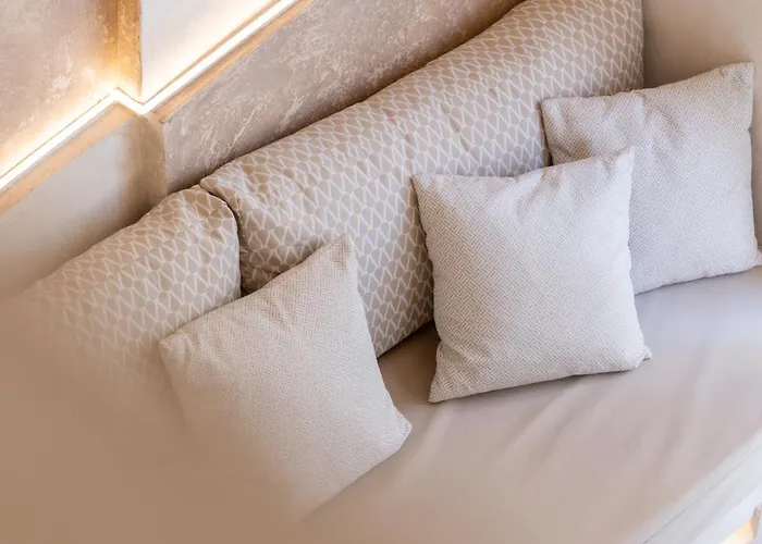 Heyday Luxury Περίσσα