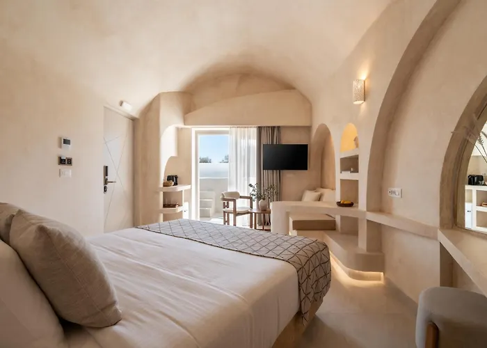 Heyday Luxury * Perissa (Santorini)