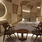 Heyday Luxury Perissa (Santorini)