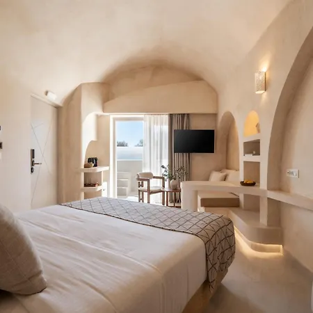 Heyday Luxury * Perissa (Santorini)