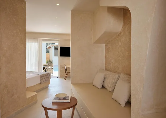 Heyday Luxury Perissa (Santorini)