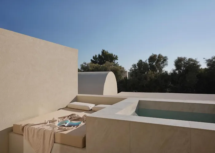 Heyday Luxury Perissa (Santorini)