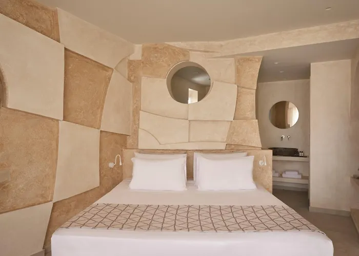 Heyday Luxury Hotel *